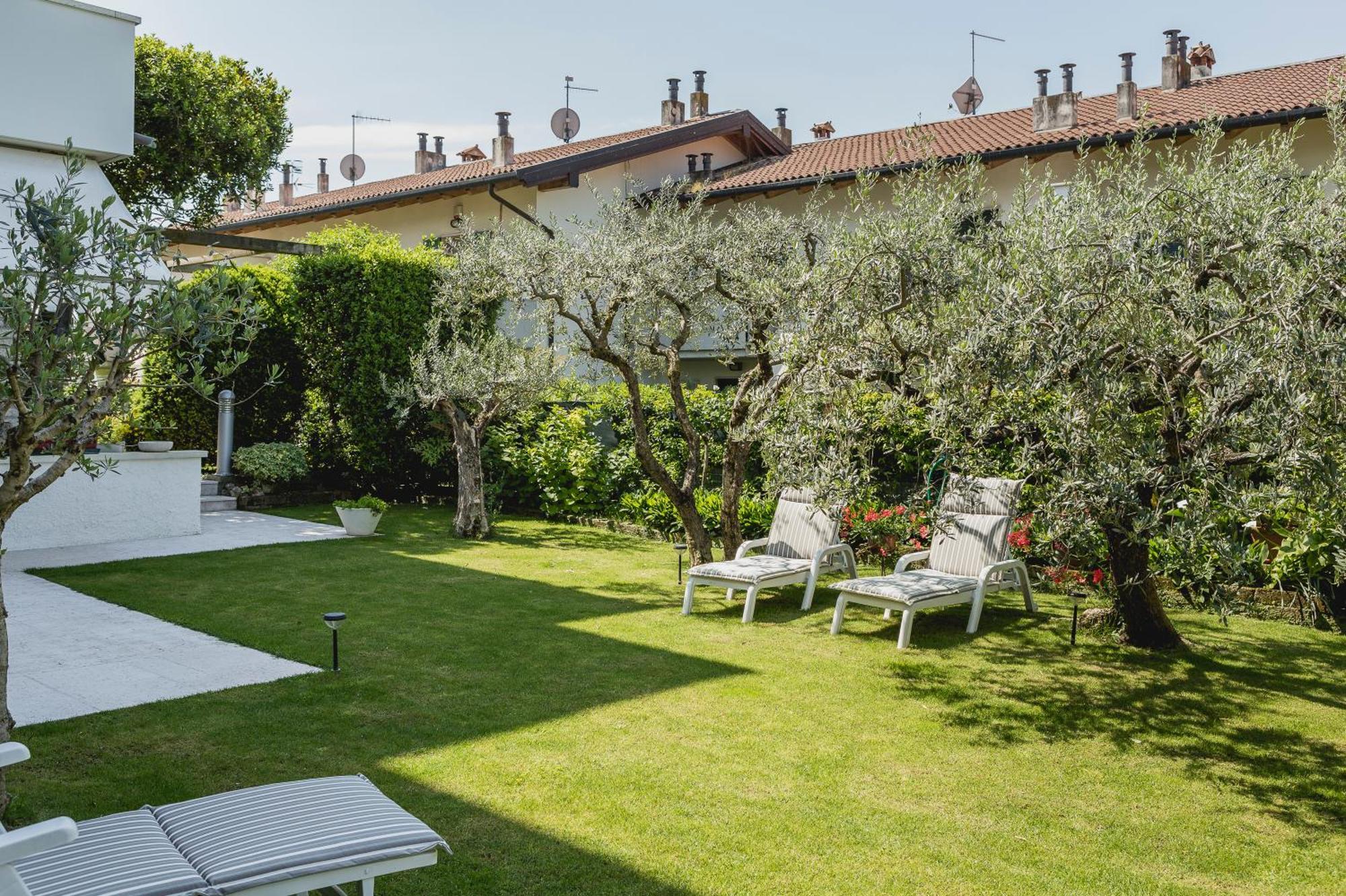 Casa Ginev Room & Apartments Bardolino Extérieur photo
